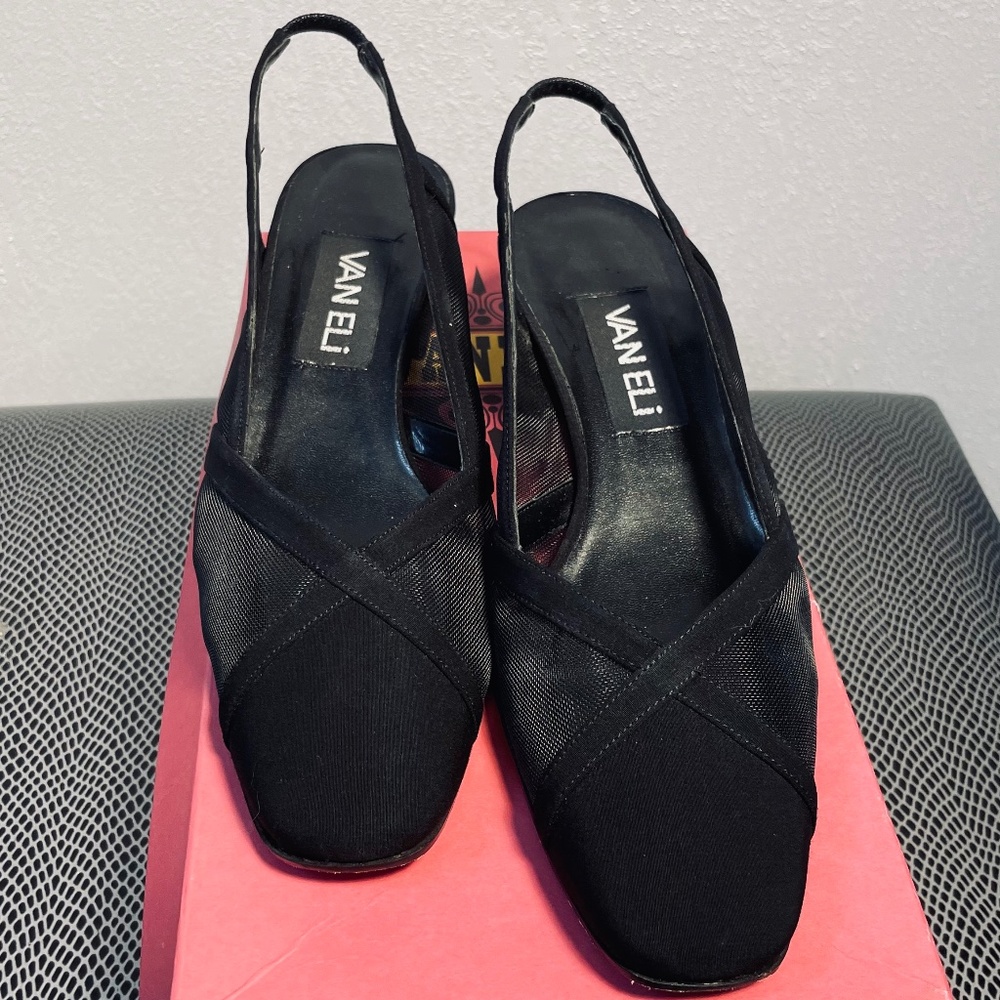 VANELI Calix in Black Closed Toe Sling Back Heeled Shoe Size: 6 1/2 M